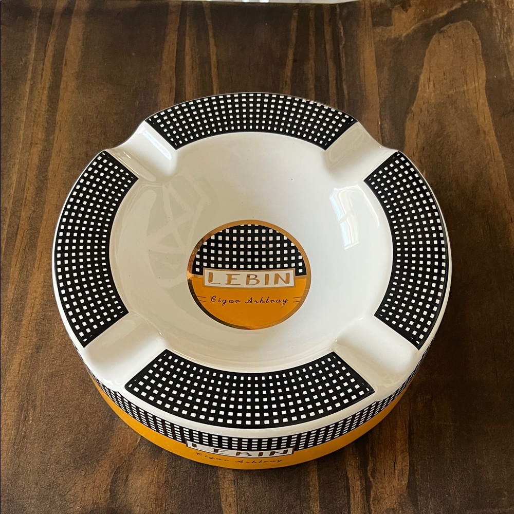 Lebin Black and White Checkered Ashtray